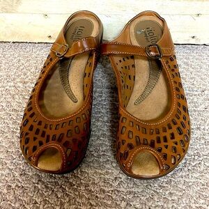 Rialto Comfort size 10M brown Mario open toe wedge sandals with arch support